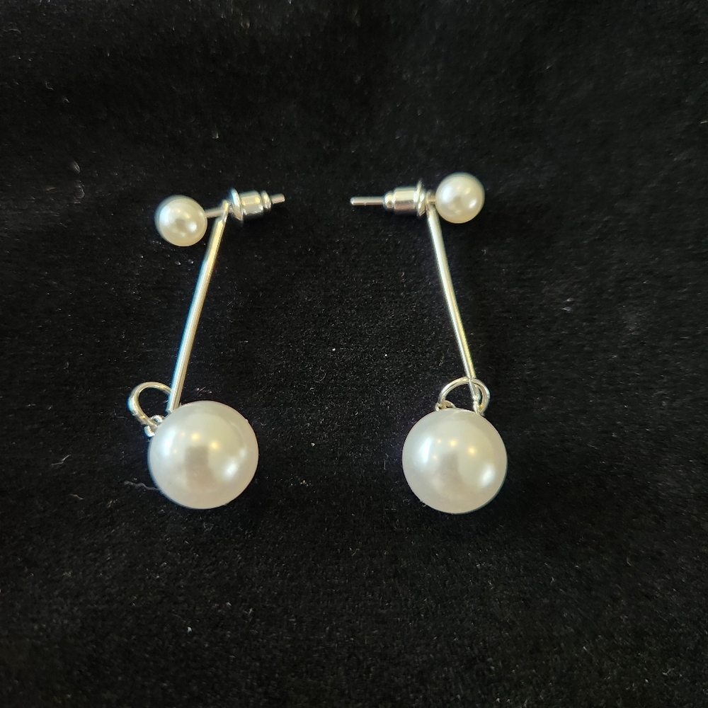 NEW Silvertone Pearl Drop Earrings